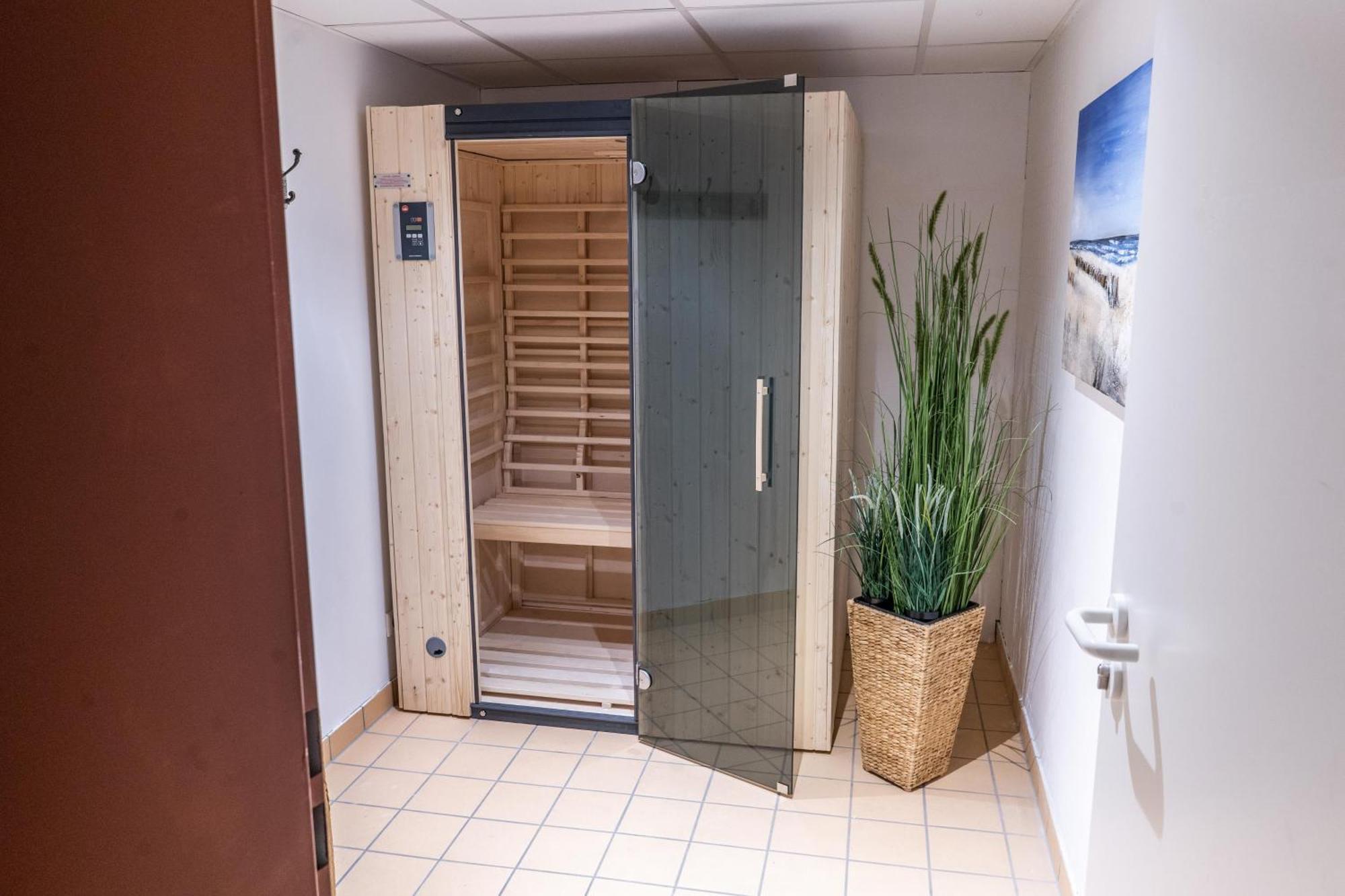 Urlaub Mit Ostseeblick, Schwimmbad, Sauna & Direkte Strandlage Kronsgaard Exterior photo